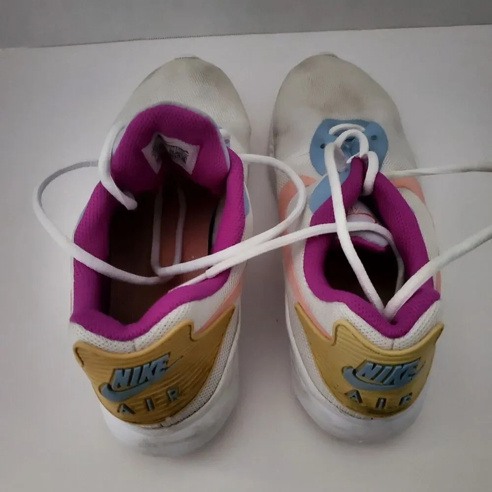 Women's Size 9- Nike Air Max Oketo Bleached Coral W Athletic Sneakers